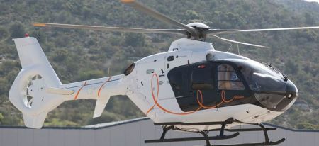 Πάσχα: Φεύγουν για τα νησιά με ιδιωτικά ελικόπτερα