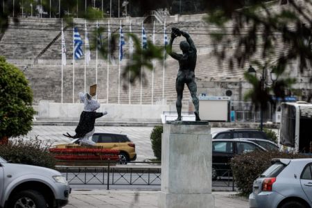 Lockdown: Ώρα αποφάσεων για SMS, μετακινήσεις, εστίαση – Τι έχει «κλειδώσει»