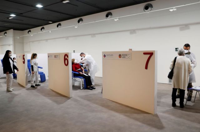 Ιταλία: Αρχές καλοκαιριού θα έχουν εμβολιαστεί τα δύο τρίτα των πολιτών