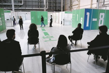 Ρωγμή στο τείχος ανοσίαςαπό την πολυφωνία της ΕΕ