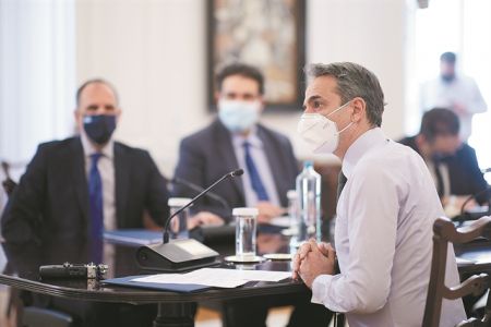 Οι εμβολιασμοί αλλάζουν τους όρους του παιχνιδιού
