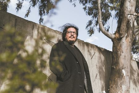 «Αισθάνομαι μια δίψα για επικοινωνία»