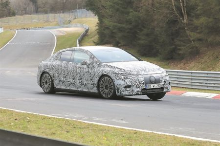 Mercedes EQE: Η σταθερή αξία από το μέλλον