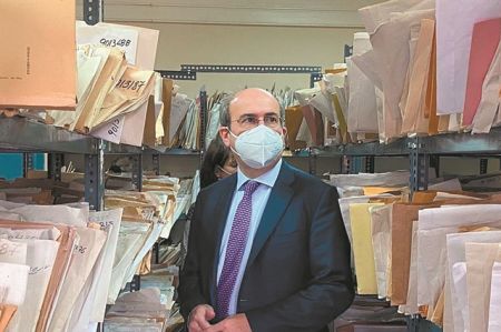 Οργισμένος Χατζηδάκης με συνδικαλιστές και υπαλλήλους