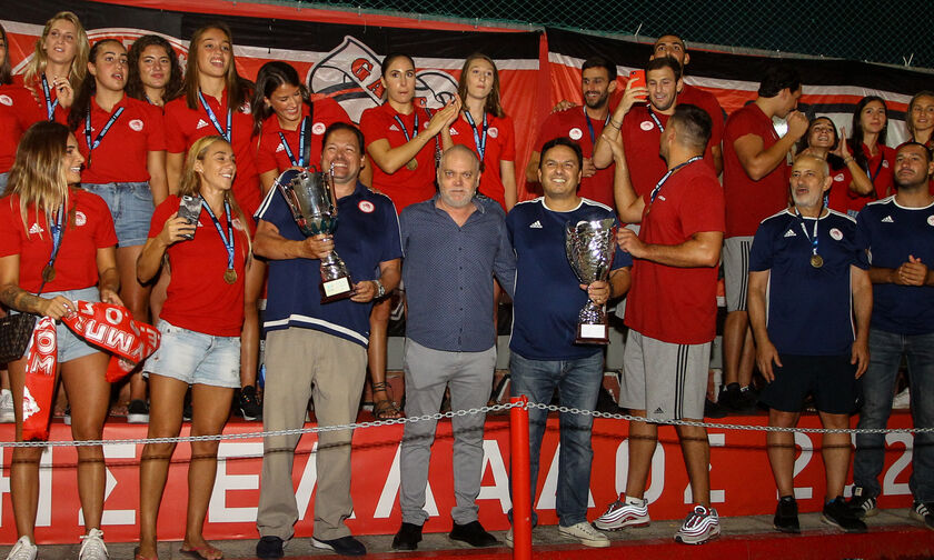 Θρύλος και στο Πόλο: Εγραψαν ιστορία τα κορίτσια του Ολυμπιακού