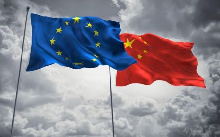Ε.Ε: «Παγώνει» η επενδυτική συμφωνία με την Κίνα