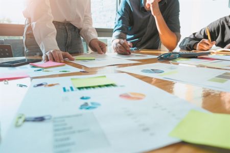 Επενδυτικό τσουνάμι : 60 όμιλοι στη γραμμή επανεκκίνησης – Ποια σχέδια έχουν στα σκαριά