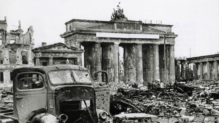 Στάινμαϊερ: Κάλεσε τους Γερμανούς να μην ξεχνούν το Ολοκαύτωμα και το ναζισμό – Η μνήμη ενδυναμώνει τη δημοκρατική συνείδηση | tovima.gr