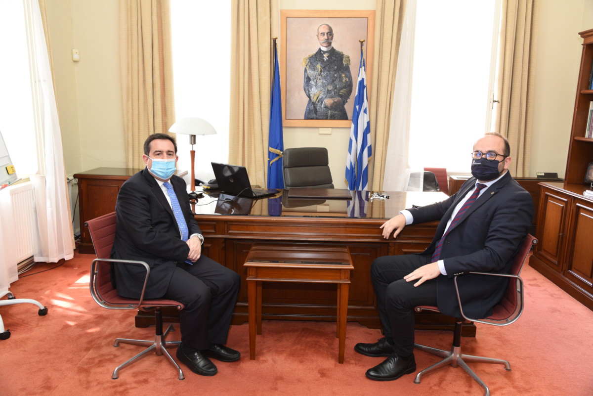 Μηταράκης: Να αυξηθούν οι πλωτές περιπολίες στη Λέσβο