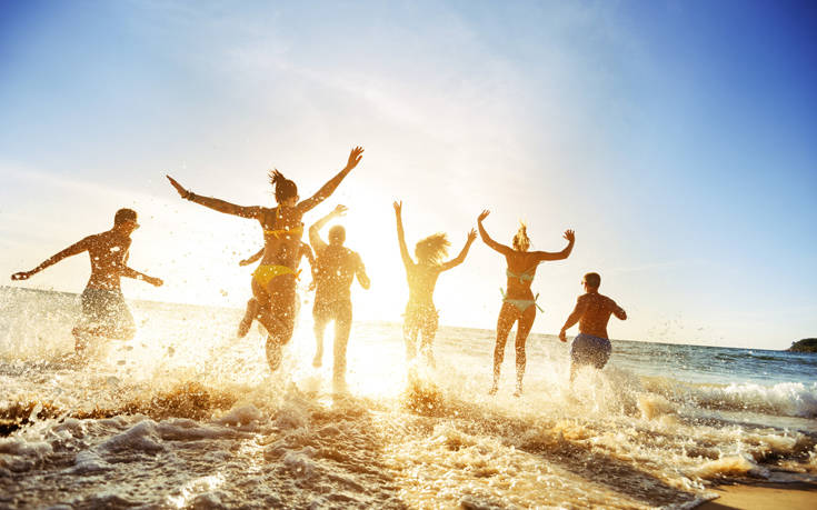 Κορωνοϊός: Φρένο στα σχέδια των Ελλήνων για διακοπές – Πόσοι θα πάνε, πόσοι το σκέφτονται