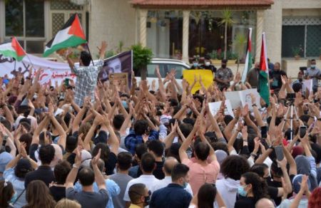 Ιορδανία: Εκατοντάδες διαδηλωτές ζήτησαν το κλείσιμο της ισραηλινής πρεσβείας