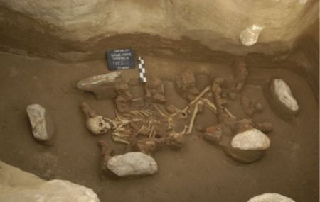 Ανακάλυψαν γενετικές ομοιότητες μεταξύ των σημερινών Ελλήνων με όσους ζούσαν το 2.000 π.Χ.