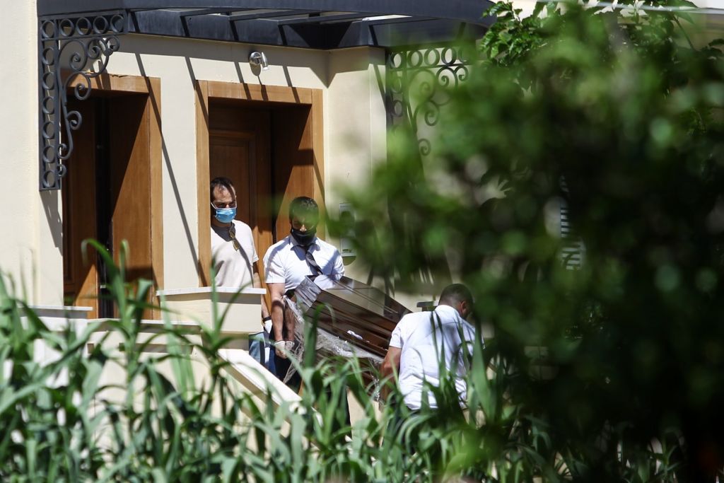 Γλυκά Νερά: Καρέ-καρέ το άγριο έγκλημα – Την έπνιξαν με την μπλούζα της γιατί φώναζε για το μωρό της