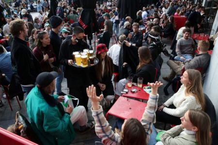 Βέγλιο: Στις 9 Ιουνίου ανοίγει η εστίαση σε εσωτερικούς χώρους