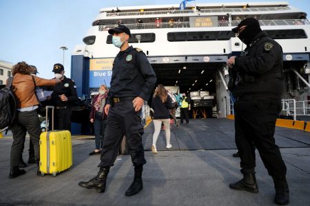 Lockdown: Πώς θα ταξιδεύουμε στα νησιά από τις 15 Μαΐου – Ο «ρόλος» των εμβολίων και των self test