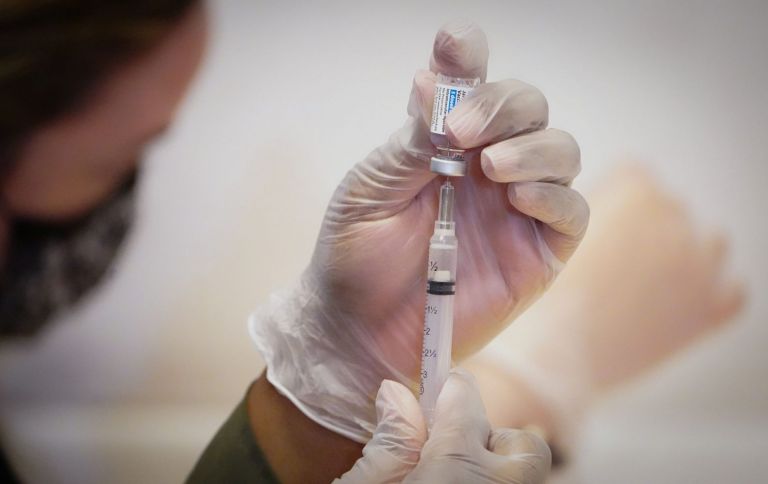 Εμβόλιο Johnson & Johnson: 28 περιστατικά θρομβώσεων μετά τη χορήγησή του | tovima.gr