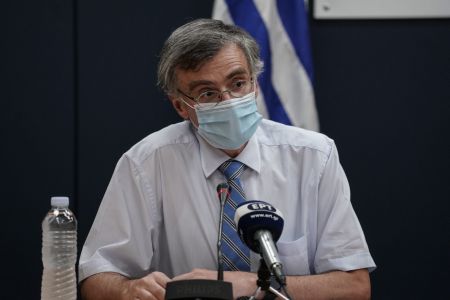 Σωτήρης Τσιόδρας: Ο κορωνοϊός είναι εδώ για να μείνει – Εμβόλιο μια φορά τον χρόνο και… έξυπνα μέτρα