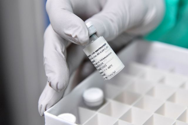 Έρευνα: Μειώθηκαν κατά 80% οι μολύνσεις και κατά 95% οι θάνατοι μετά το εμβόλιο | tovima.gr