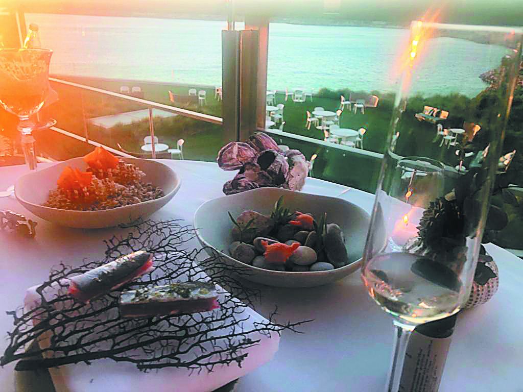 Αθηναϊκή Ριβιέρα, VIPs και ψαροφαγικά spots