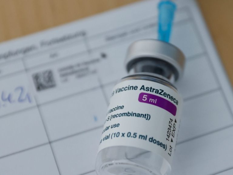 AstraZeneca : Ισχυρή απέναντι στις μεταλλάξεις η τρίτη δόση – Τι δείχνει έρευνα | tovima.gr