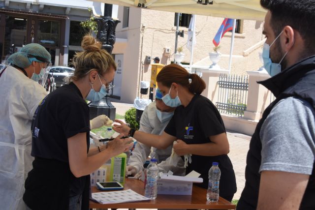 Κοροναϊός: «Στοίχημα» ο συνδυασμός της επιστροφής στην κανονικότητα με τον έλεγχο της πανδημίας