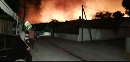 Φωτιά: «Είναι δραματική η κατάσταση» λέει ο πρόεδρος του Σχίνου Κορινθίας