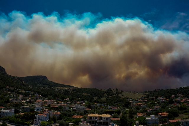 Φωτιά στην Κορινθία: Μεγάλη αναζωπύρωση – Εκκενώνονται οικισμοί – Ενεργοποιήθηκε το 112 | tovima.gr