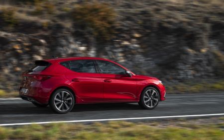SEAT LEON PLUG-IN HYBRID: Πρωτιές παντού