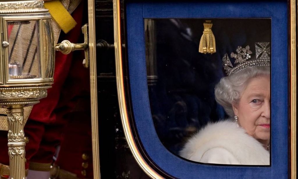 Βρετανία: «Οχι» στη μοναρχία, λένε οι νέοι – «Να καταργηθεί»