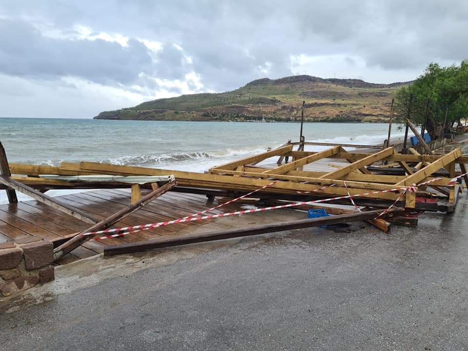 Στη Λέσβο Πέτσας και Αθανασίου για τις ζημιές από την κακοκαιρία