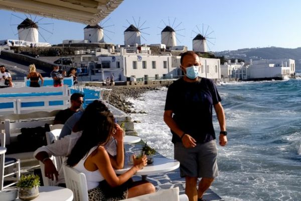 Θεοχάρης : Προτεραιότητα η υγειονομική ασφάλεια των τουριστών | tovima.gr