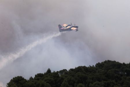 Φωτιά στην Κορινθία: Μάχη με τις φλόγες για τρίτο 24ωρο – Στόχος να οριοθετηθεί εντός της ημέρας – Στάχτη 55.000 στρέμματα