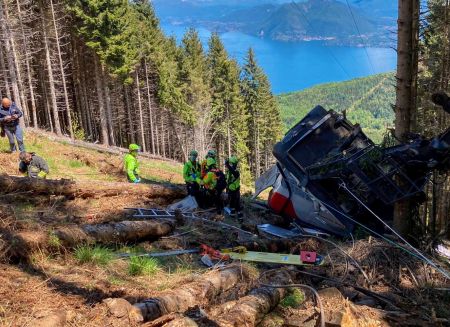 Ιταλία: Πέθανε ένα από τα παιδία που τραυματίσθηκαν κατά την πτώση καμπίνας τελεφερίκ – 14 νεκροί
