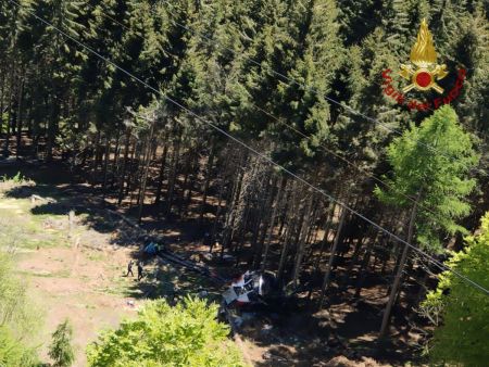 Τραγωδία στην Ιταλία: Τελεφερίκ συνετρίβη σε βουνό – Οκτώ νεκροί