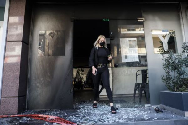 ΚΚΕ: Καταδικαστέα ενέργεια η επίθεση στα καταστήματα της συζύγου του Χαρδαλιά | tovima.gr