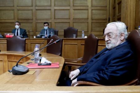 Ειδικό δικαστήριο: «Εφευγαν φάκελοι και τσάντες με χρήματα για βοήθεια προς το ΣΥΡΙΖΑ», είπε η γραμματέας Καλογρίτσα