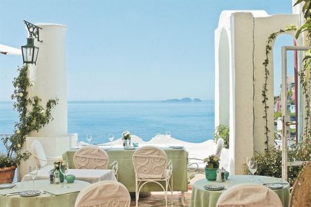 Μαγευτικές Σειρήνες και άφιξη Αρνό στην Αθήνα…