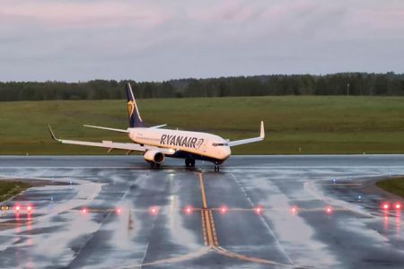 Ryanair: Συγκλονίζει η περιγραφή έλληνα που βρέθηκε στην πτήση Αθήνα – Βίλνιους – «Ζήσαμε ταινία τρόμου»