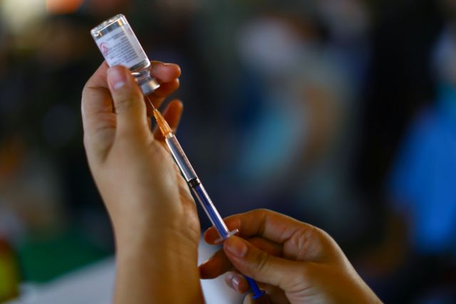 Μητσοτάκης: Έσπασε το φράγμα των 5 εκατ. εμβολιασμών – Προχωράμε με γρήγορους ρυθμούς προς την «Ελευθερία» | tovima.gr