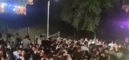 Πάτρα: Ακραίος συνωστισμός μόλις 100 μέτρα από το αστυνομικό τμήμα