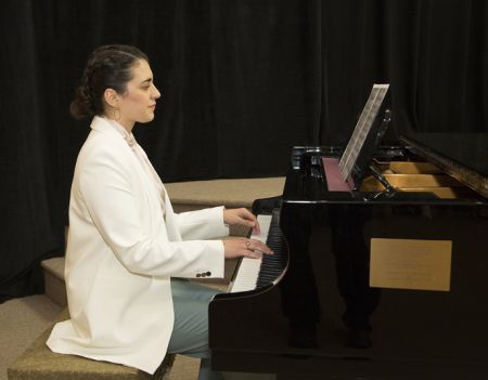 Αννα-Μαρία Γκούνη: «Εχουμε δρόμο μέχρι να σταματήσει να μας εντυπωσιάζει η φράση “γυναίκα μαέστρος”»