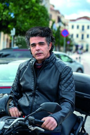 Ιωσήφ Πολυζωίδης: «Η τέχνη έκανε τους ανθρώπους να επιβιώσουν»