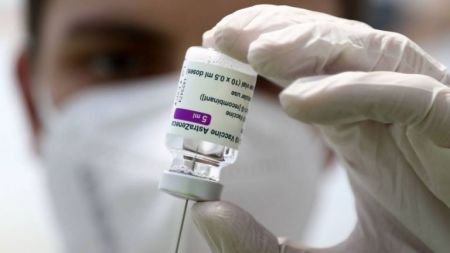 Εμβόλιο AstraZeneca: Οι νέες συστάσεις της Επιτροπής – Τι θα γίνει με όσους έκαναν την πρώτη δόση