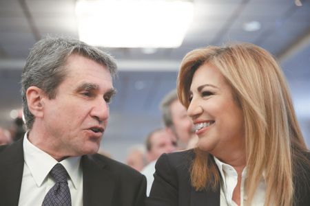 Διχάζει το ΚΙΝΑΛη γοητεία του ΠαΣοΚ