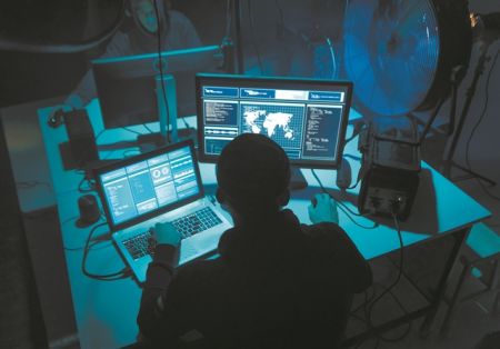 Παγκόσμια μάστιγα οι εκβιαστές του Διαδικτύου