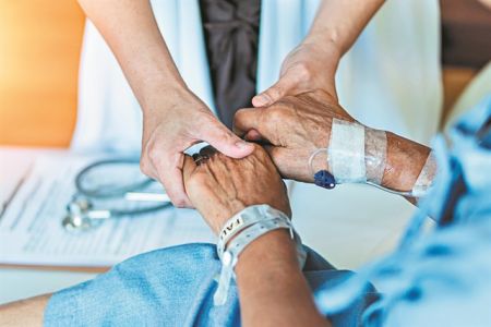 Ερχεται νομοσχέδιο για την Ανακουφιστική Φροντίδα