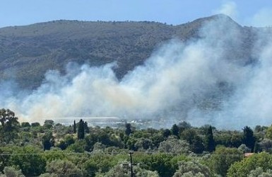 Χίος: Πυρκαγιά κοντά στο ΚΥΤ της ΒΙΑΛ
