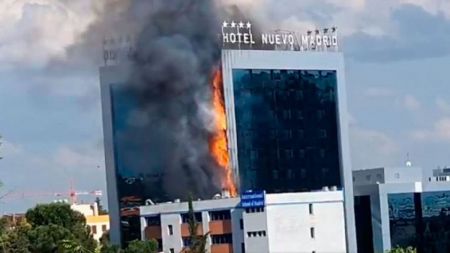 Ισπανία: Μεγάλη φωτιά σε ξενοδοχείο στη Μαδρίτη – Εικόνες που κόβουν την ανάσα