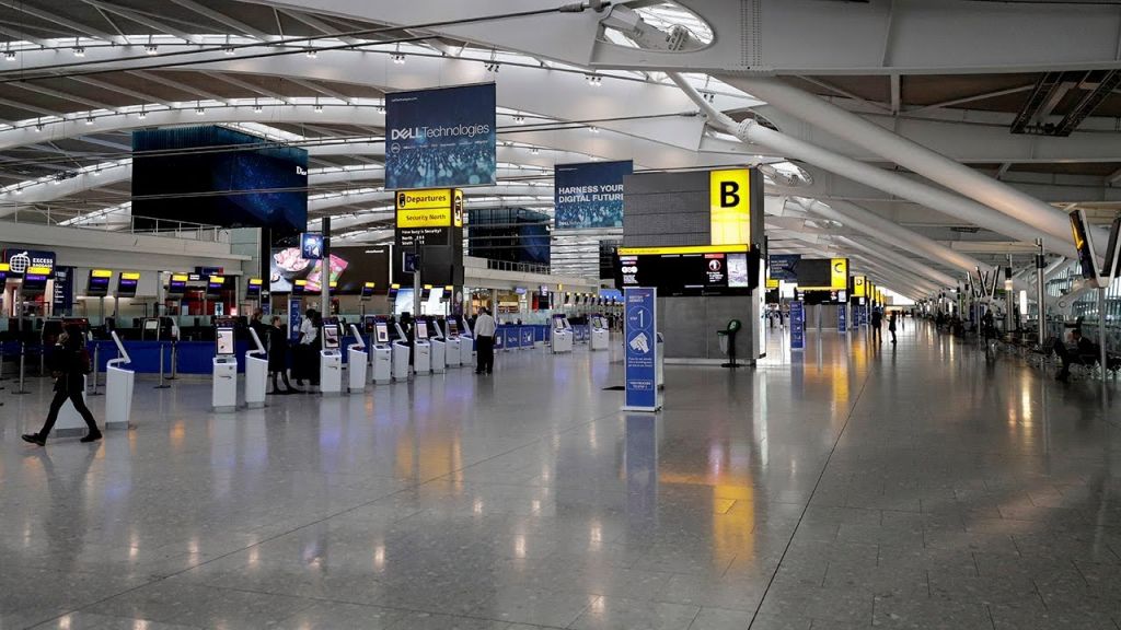 Βρετανία: Αντιδράσεις μετά τις νέες ταξιδιωτικές οδηγίες