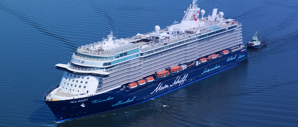 “Mein Schiff 5” docks in Souda with 1,350 passengers
